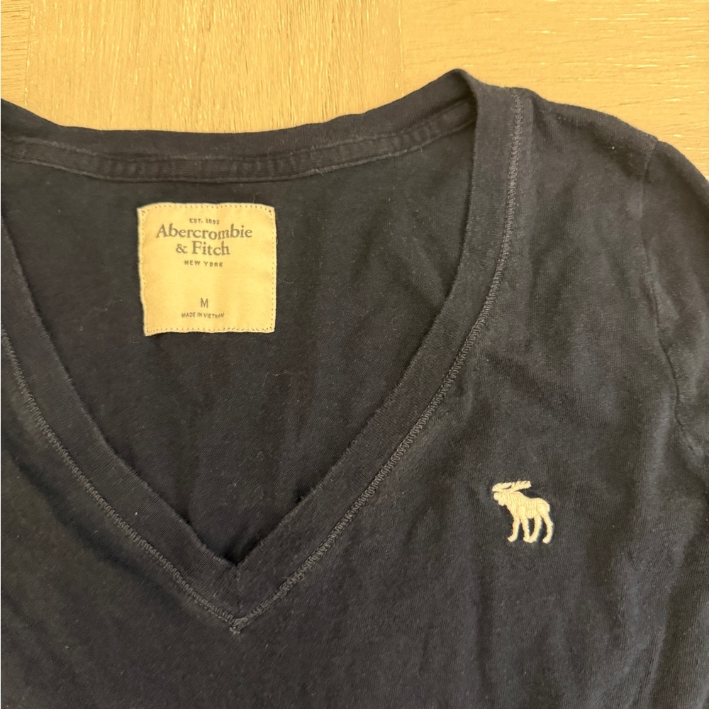 Abercrombie & Fitch Women's Blue V-Neck Long Sleeve Tee Bella Swan - Picture 3 of 7